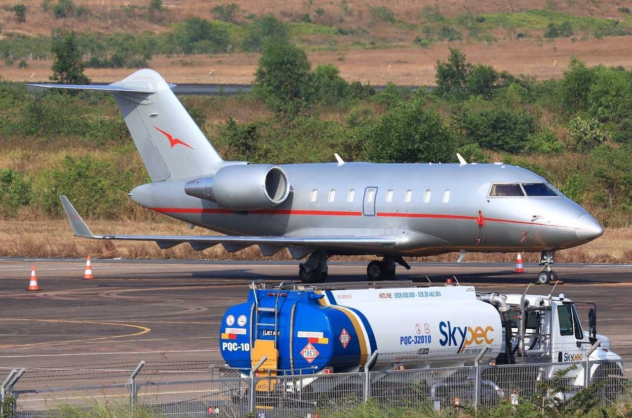 Challenger 605
